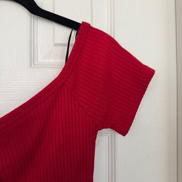 EUC Forever 21 Blouse Short Sleeve V Neck Ribbed Tee, Faux Buttons, Red, L - Picture 4 of 16